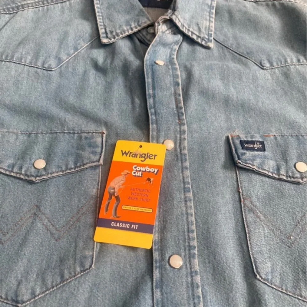 ⭐️NEW WRANGLER COWBOY CUT® LONG SLEEVE WESTERN DENIM SNAP WORK SHIRT- LARGE TALL - Picture 6 of 10